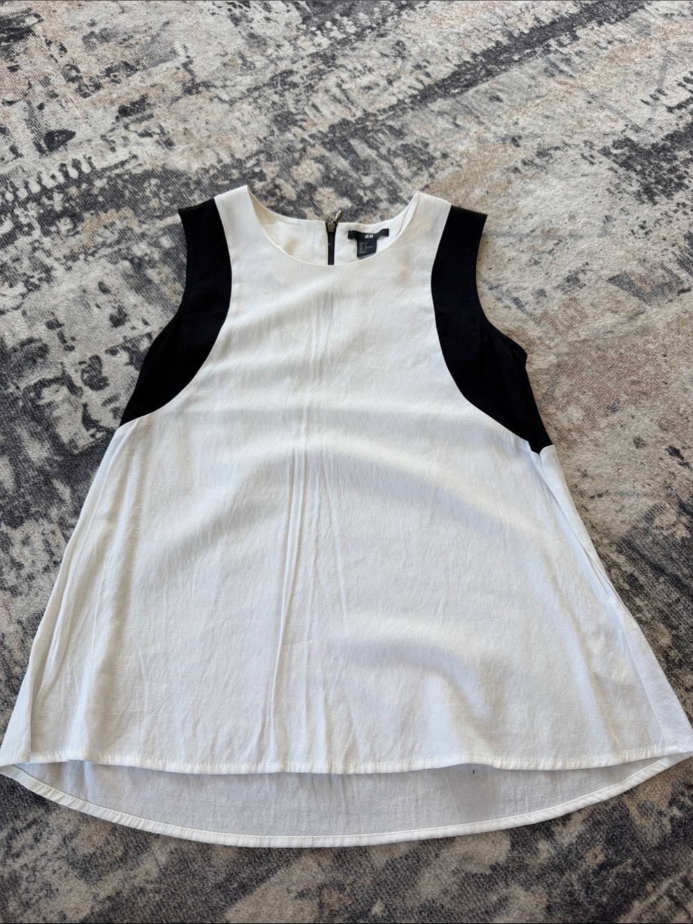 H&M Black & White Sleeveless Colorblock Tank